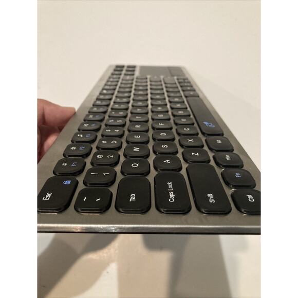 Arteck HW197 Wireless Keyboard 2.4G Built-In Touchpad Mouse *missing dongle - Picture 2 of 9